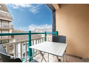 T4 traversant coeur de station  avec parking !