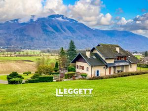 Maison 8 pièce(s)  CHÂTEAUNEUF