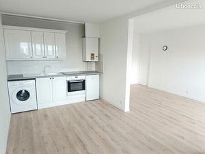 T2 bis avec 2 loggias fermés proche mer dans résidence sécurisée avec ascenseur