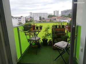 A louer T2 Chartron:Jardin public