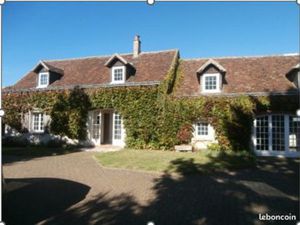 Longere à louer Truyes