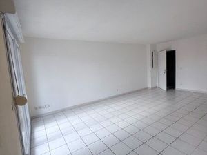Appartement 1 chambre non meublé avec place de parking nominative