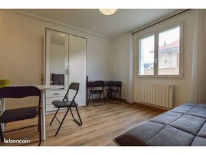 Studio Meublé Rénové avec Parking Privatif