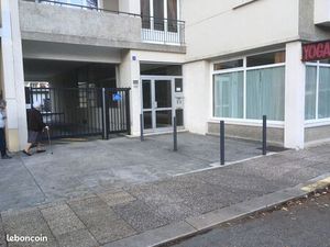 GRENOBLE  BOX / GARAGE sécurisé - Quartier EAUX CLAIRES