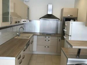 F3 meublé lumineux – Centre de Péron (01630)