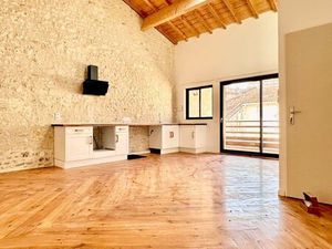 Loft rénové 2 chambres - terrasse - Centre-ville de Jarnac