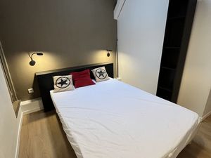 T2 BIS PLACE DE LA BOURSE