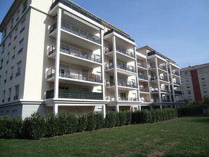 Appartement T3 avec balcon  parking et garage à Bourgoin Jallieu