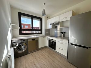 Charmant T3 meublé avec garage et terrasse