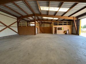 Vente entrepôt / local industriel  405.00m²  Derval