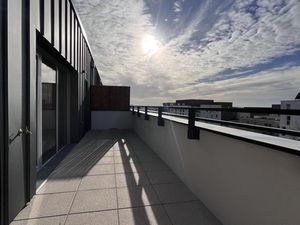 T4 84.55m2 DERNIER ETAGE AVEC TERRASSES ET PARKING SOUS-SOL