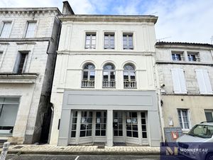 BEL IMMEUBLE LOCATIF