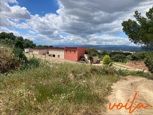 REF - VIGNOBLE - Minervois - Grand bâtiment à usage mixte (artisanat/commerce) de +- 668m2
