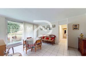 Appartement Marly Le Roi 3 pièce(s) 54 m2 avec balcon et cave.