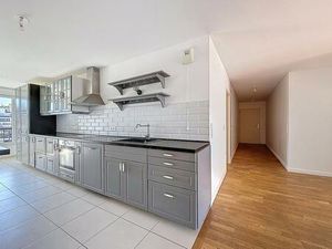 Appartement familial de 3 chambres + Parking  Prestations haut de gamme