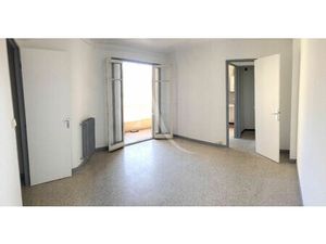 POUR INVESTISSEURS : STUDIO AVEC BALCON - PASTEUR