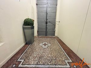 REF: ACTIVITY - Carcassonne - centre ville - Local commercial/professionnel de caractère.