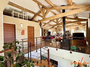 Maison en pierre  5 chambres - appartement - local commercial - piscine - jardin - ancienn