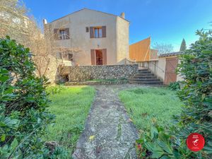MAISON DE VILLE AVEC JARDIN - REMISE - CAVE
