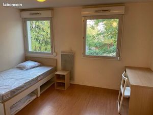 Loue Studio Lyon 7ème - manufacture des tabacs - 20m²