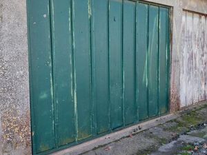 Location box pour voiture clos