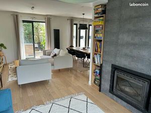 Maison familiale de 7 pièces avec jardin et terrasses