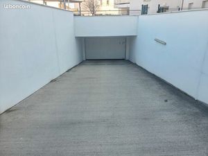 Garage double avec électricité