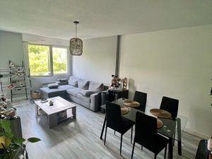 T2 meublé + garage fermé + parking sécurisé — Europole