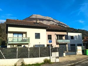 Grand duplex avec garage