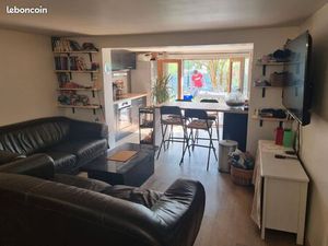 Chambre indépendante à louer étudiant uniquement