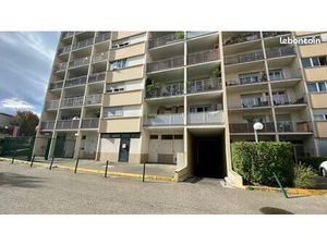 Grand garage 25m2 villeurbanne