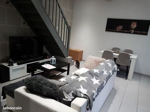 Petite maison 2 chambres cour possible meuble