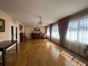 Vente Appartement 5 pièces à Landivisiau (29400) : à vendre 5 pièces / 134m² Landivisiau