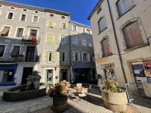 Immeuble centre village