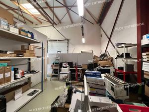 A VENDRE - LOCAL D'ACTIVITES - LA MEZIERE - 460 m²