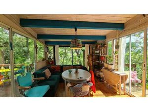 Mazet plein de charme  autonome en énergie  à 5 minutes du cen