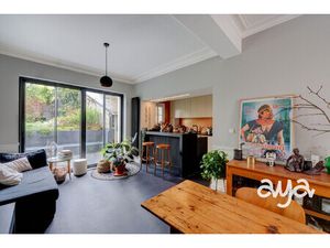 Maison élégante et chaleureuse