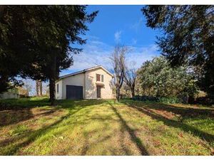 Maison de village à rafraîchir avec jardin proche Riscle