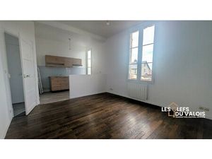 A LOUER CENTRE VILLE CREPY EN VALOIS F2 BIS AVEC PLACE DE PARKIN