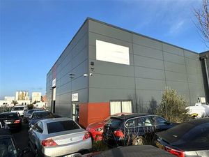 Location local d'activités PLAISANCE DU TOUCH 385 m²