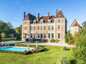 Maison de luxe de 22 pièces en vente Neuville-les-Dames  France