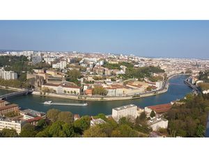 T2 COUP DE COEUR - SECTEUR IDEAL - Observance / Fourvière - Vue imprenable - Prestations d