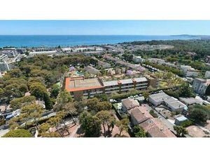 Villeneuve-Loubet  4 pièces Dernier Etage  Vue Mer  Terrasse/So