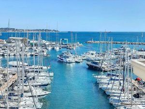 Studio avec vue imprenable sur le port de fréjus