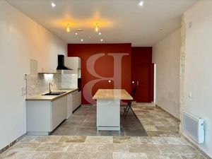 Superbe appartement rénové dans le centre ville de Graveson -