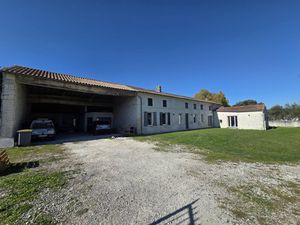 Achat Maison 10 pièces 323m² COULONGES 17800
