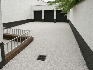 Garagebox op stadsrand!