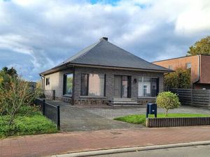 Ruime instapklare gezinswoning met prachtige tuin 28a51ca en uitstekende ligging!