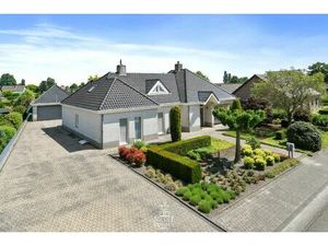 Stijlvolle villa met 4 slaapkamers  2 badkamers en een prachtige tuin