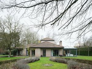 Unieke villa met prachtige tuin op een perceel van 2.764 m².